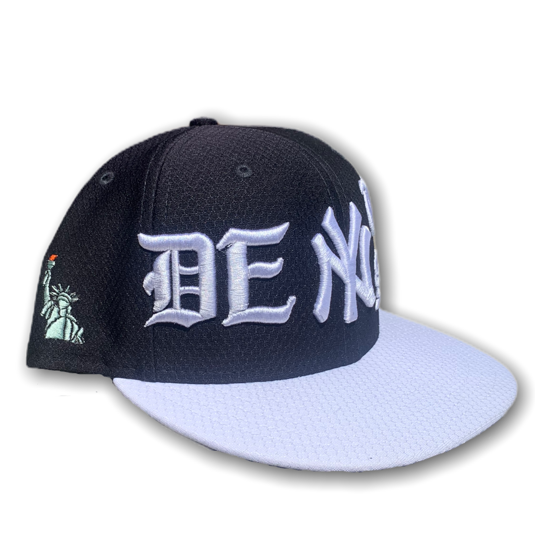 DeNY Thy Self Fitted Cap NYY ST